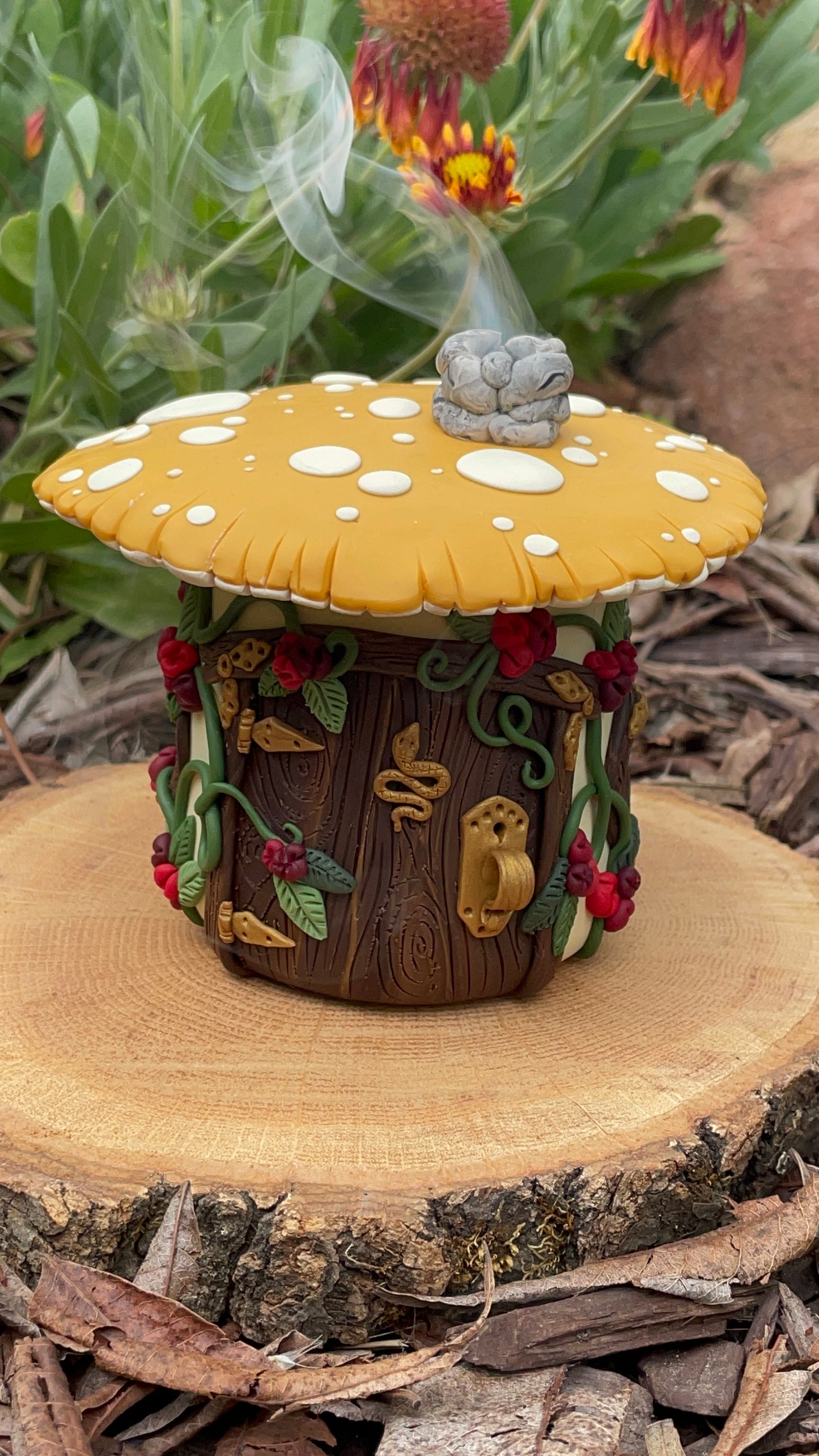 Agnes - Mushroom Incense Burner