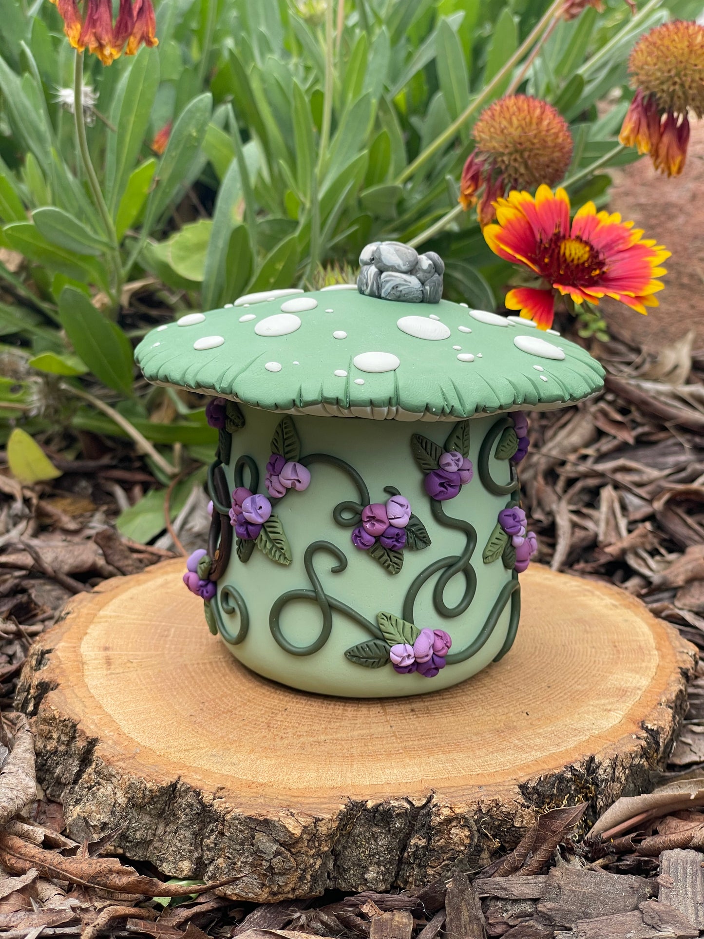 Viola - Mushroom Incense Burner