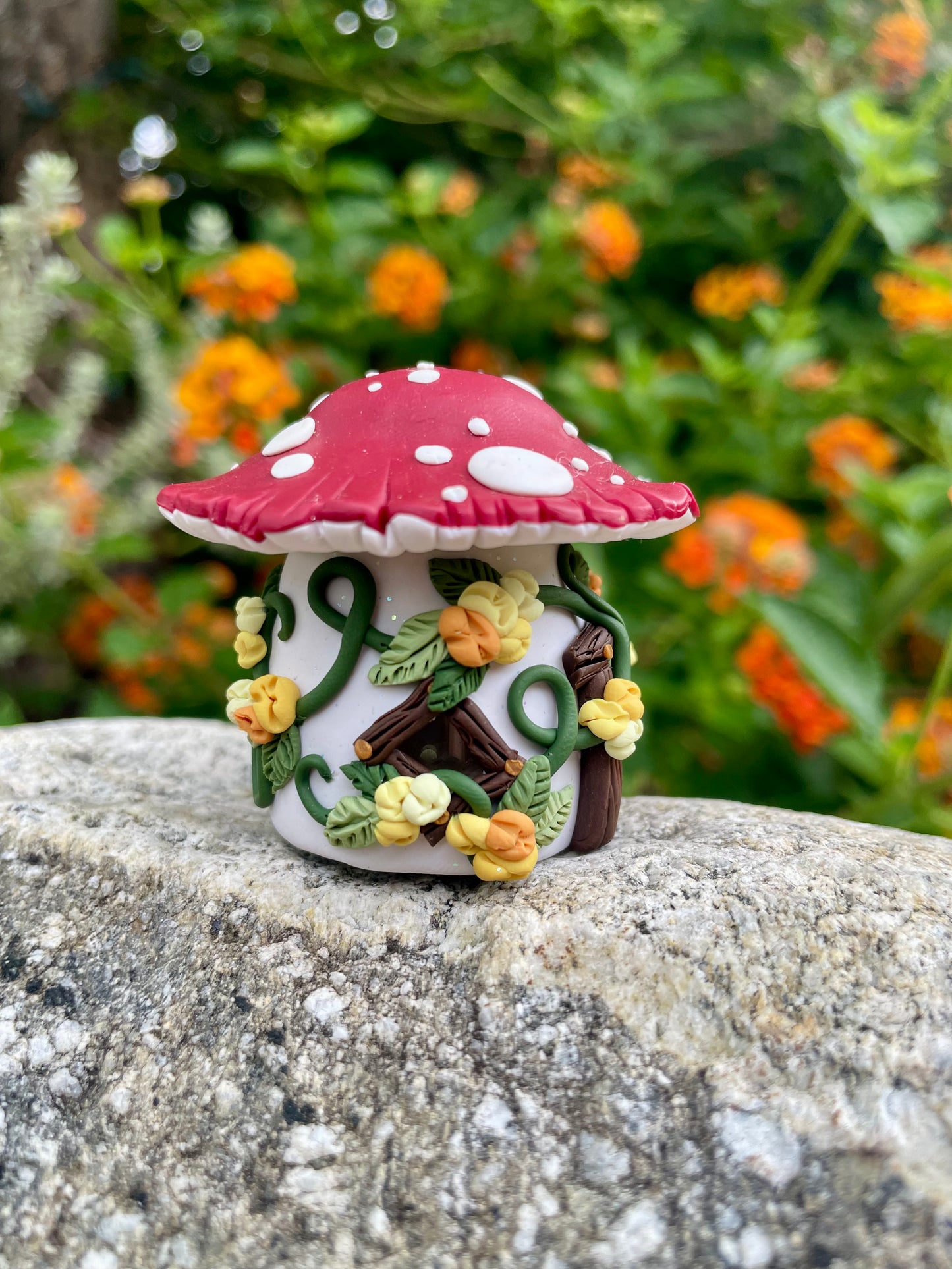 Gloria - Tooth Fairy Jar (squat)