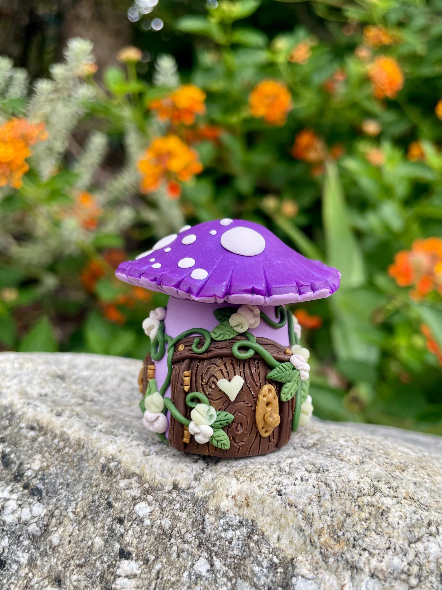 Yara - Tooth Fairy Jar (squat)
