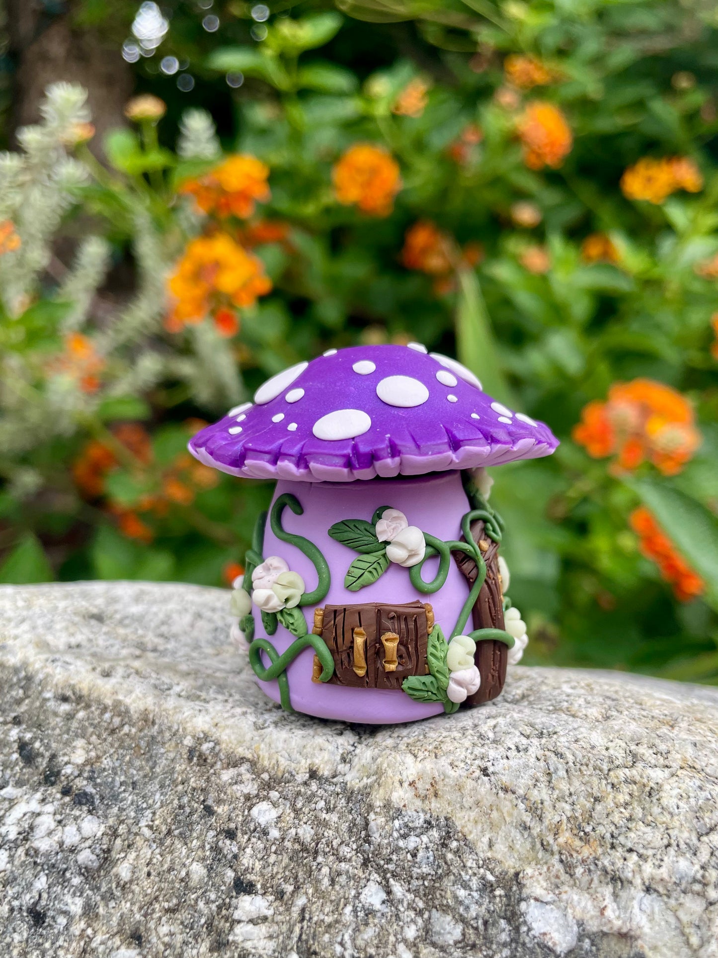 Yara - Tooth Fairy Jar (squat)