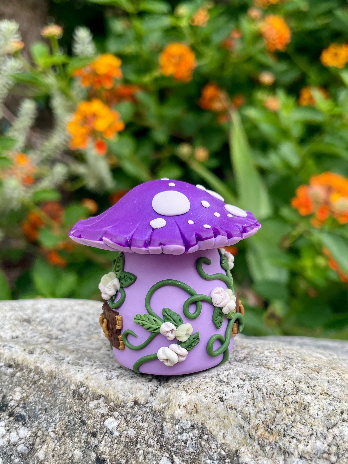 Yara - Tooth Fairy Jar (squat)