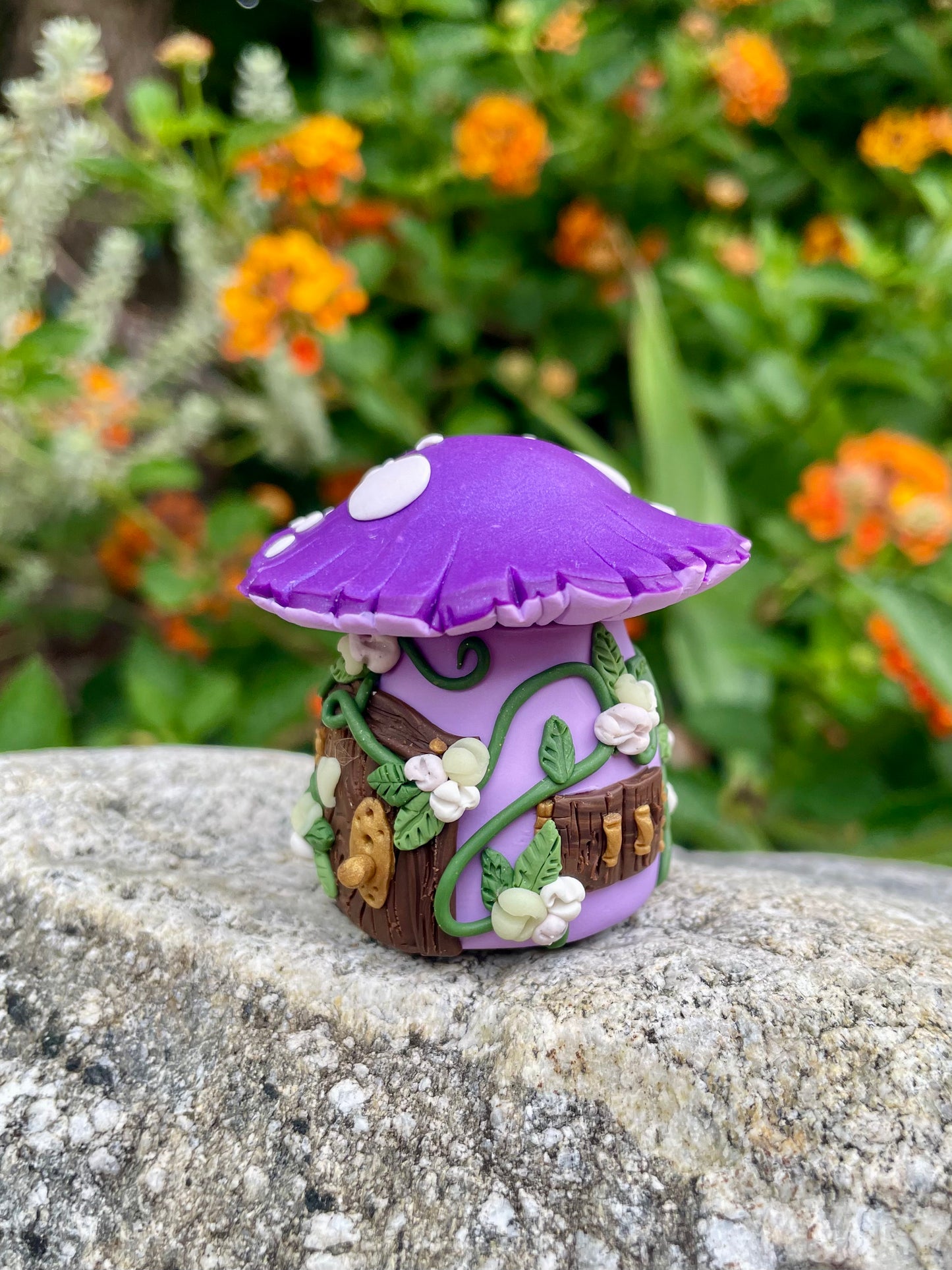 Yara - Tooth Fairy Jar (squat)